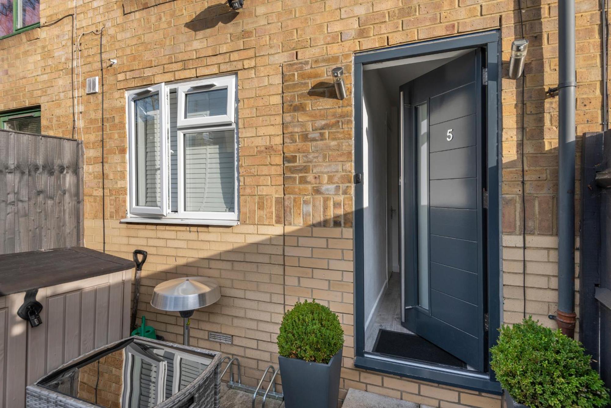 Apartamento 2 Bed Town House With Garden In Hackney, Londres Exterior foto