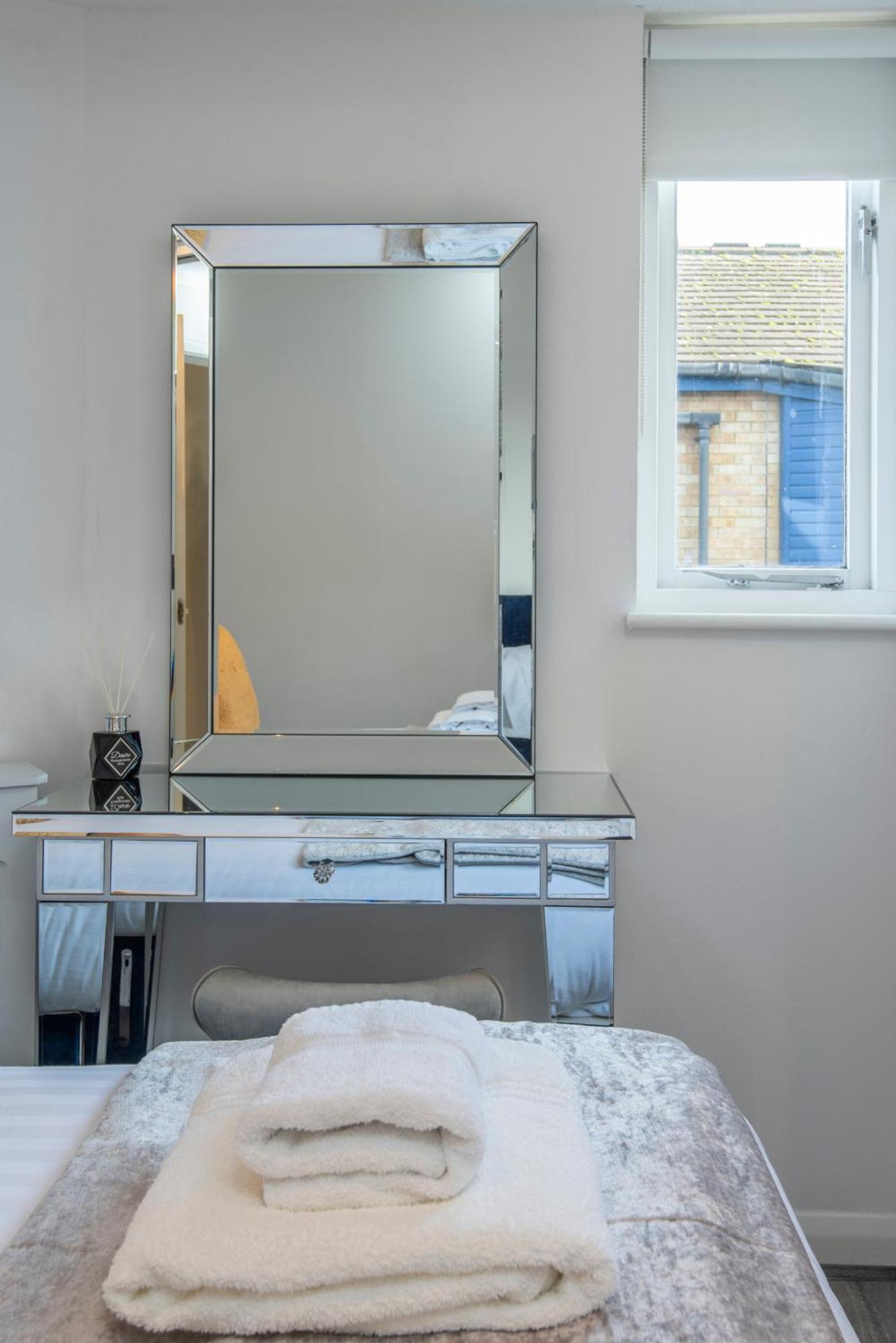 Apartamento 2 Bed Town House With Garden In Hackney, Londres Exterior foto