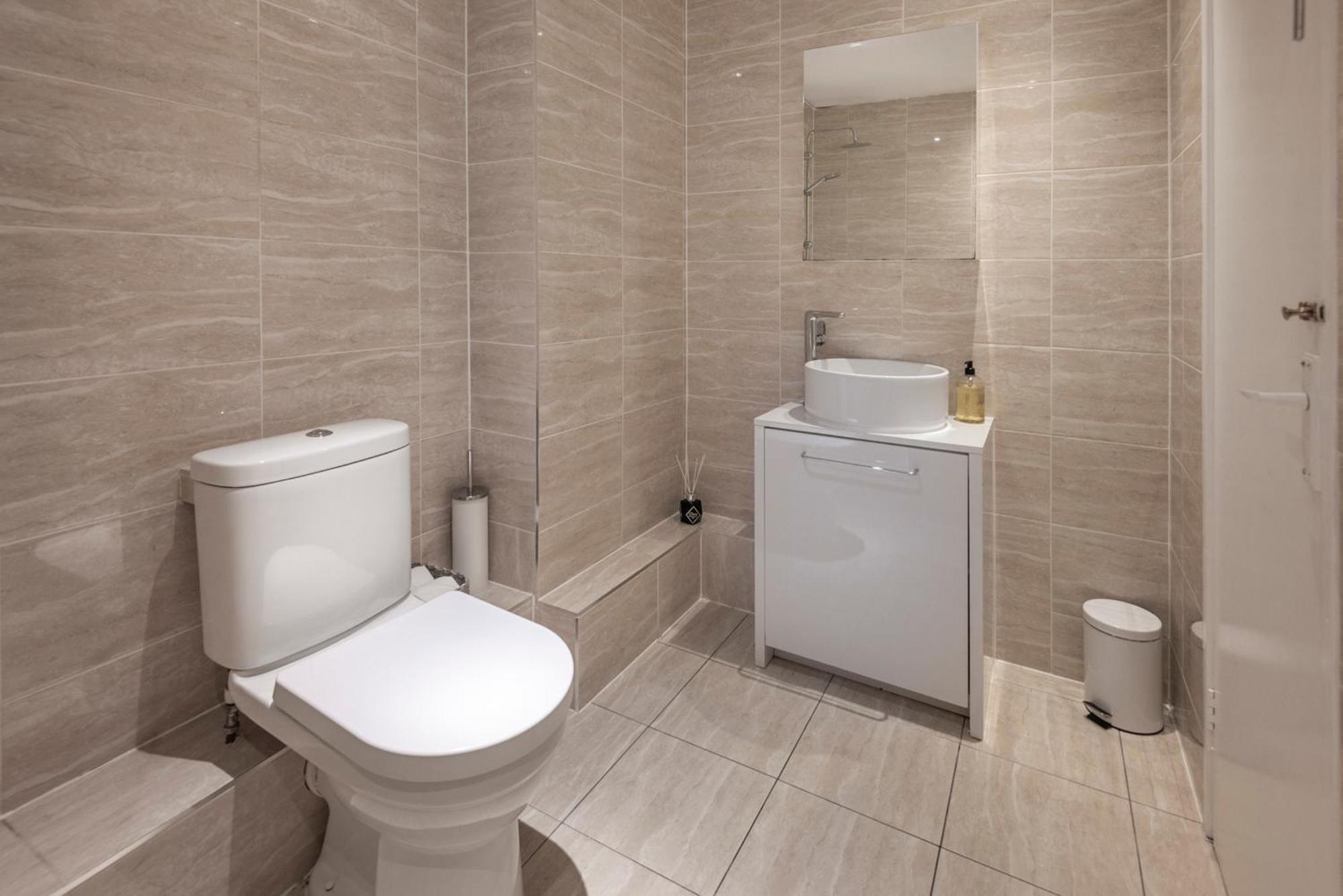 Apartamento 2 Bed Town House With Garden In Hackney, Londres Exterior foto