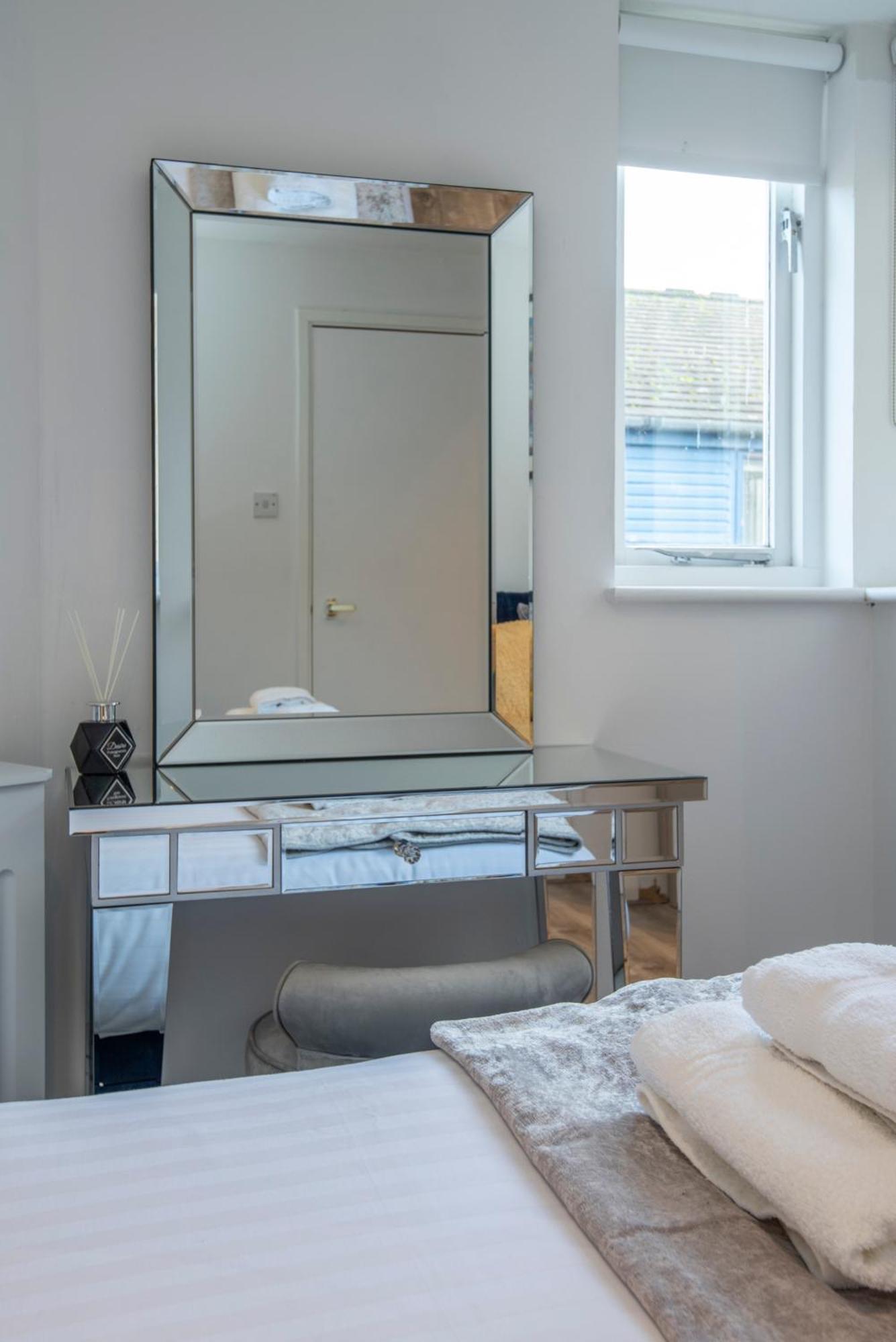 Apartamento 2 Bed Town House With Garden In Hackney, Londres Exterior foto