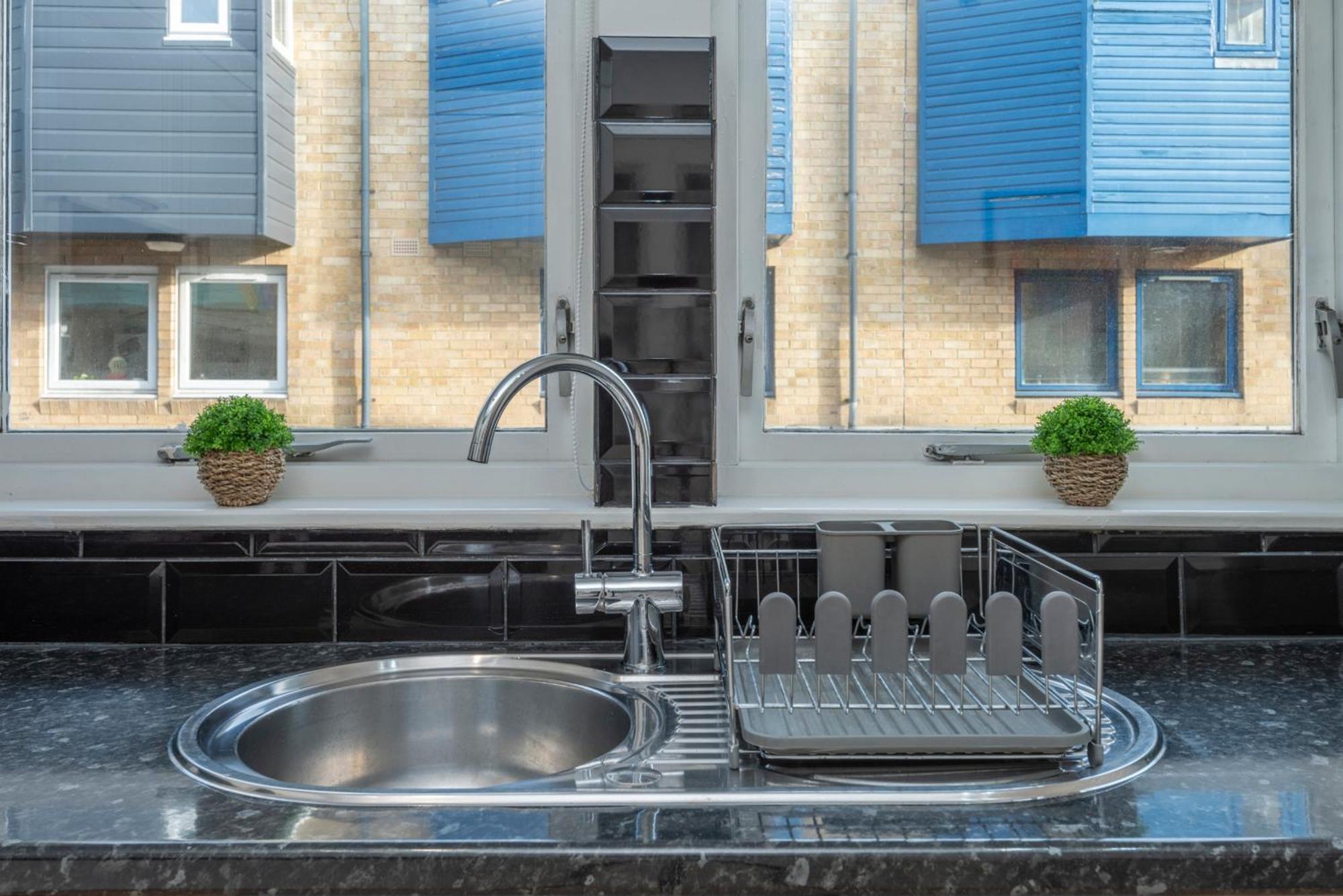 Apartamento 2 Bed Town House With Garden In Hackney, Londres Exterior foto
