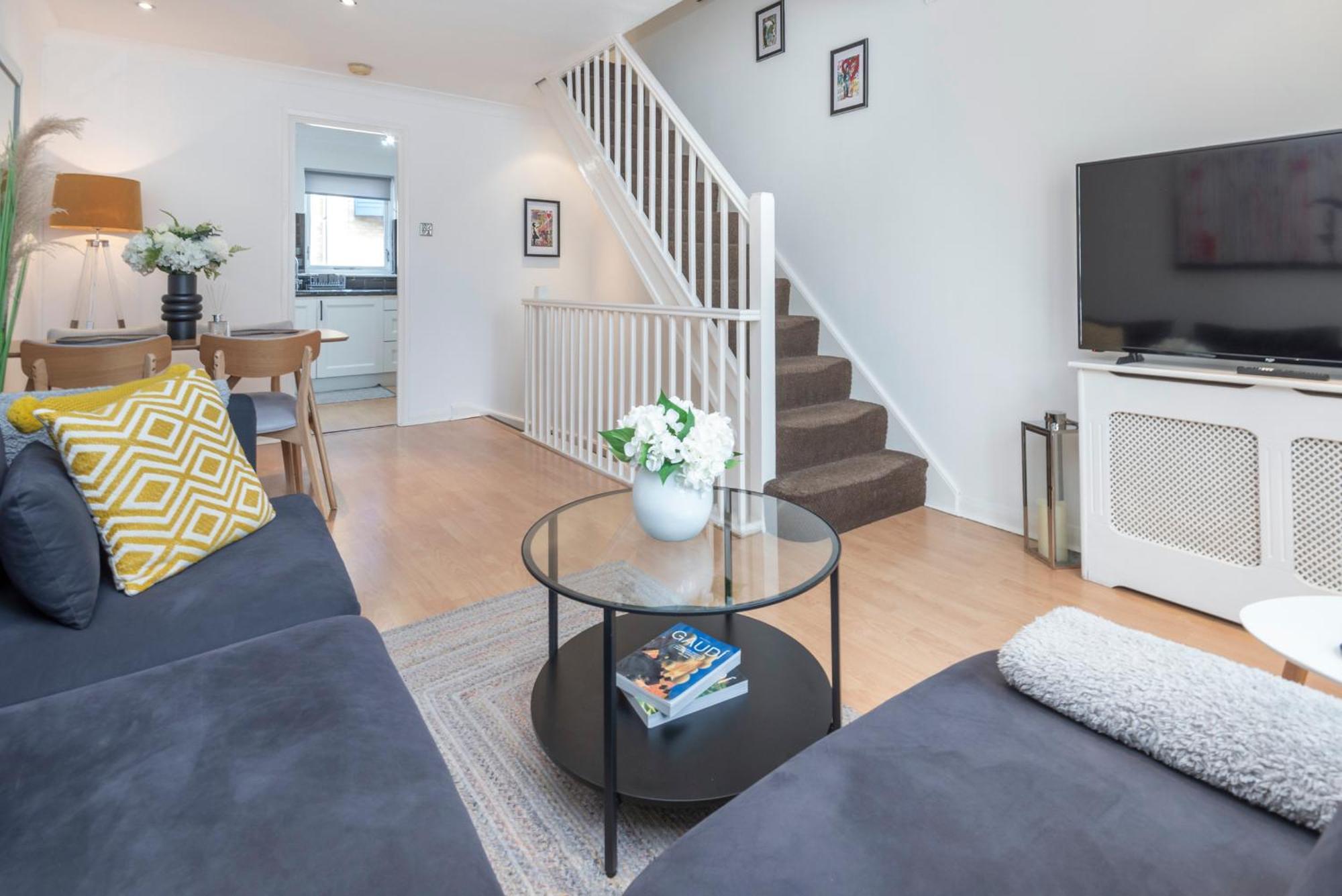 Apartamento 2 Bed Town House With Garden In Hackney, Londres Exterior foto