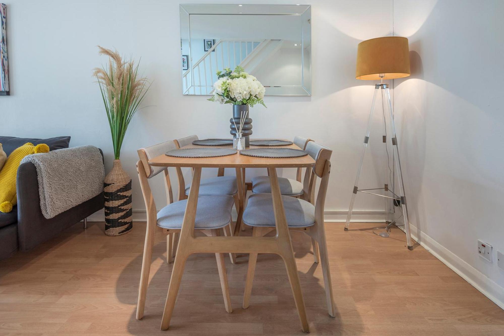 Apartamento 2 Bed Town House With Garden In Hackney, Londres Exterior foto
